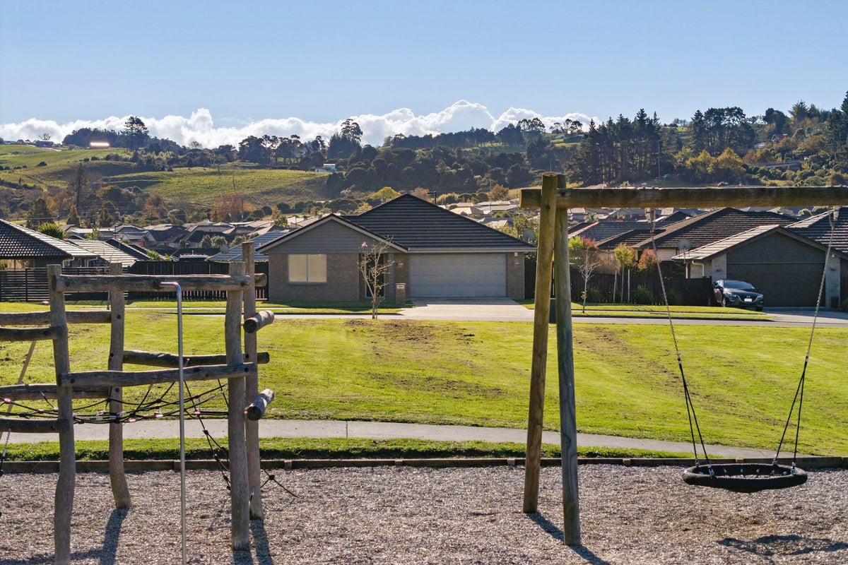 13 Glenkirk Crescent, Pokeno - Carousel 2