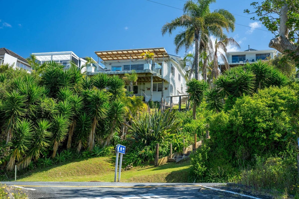 647 Whangarei Heads Road, Whangarei - Carousel 1