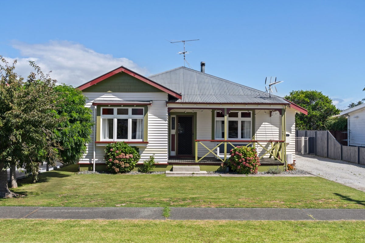 27 Desmond Road, Te Hapara, Gisborne - Carousel 1