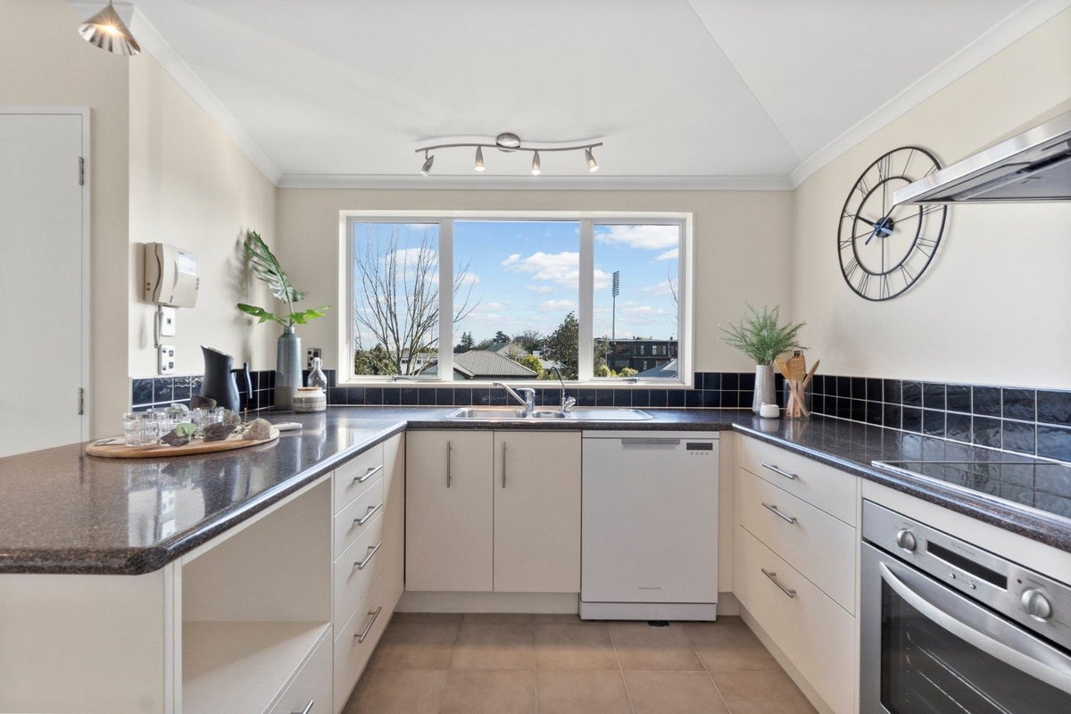 11A Marama Street, Hamilton City Central, Hamilton, Waikato - Carousel 2
