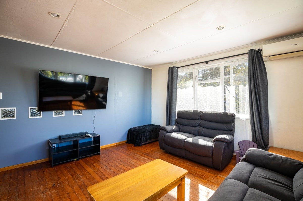 16 Regent Place, Blagdon, New Plymouth - Carousel 2