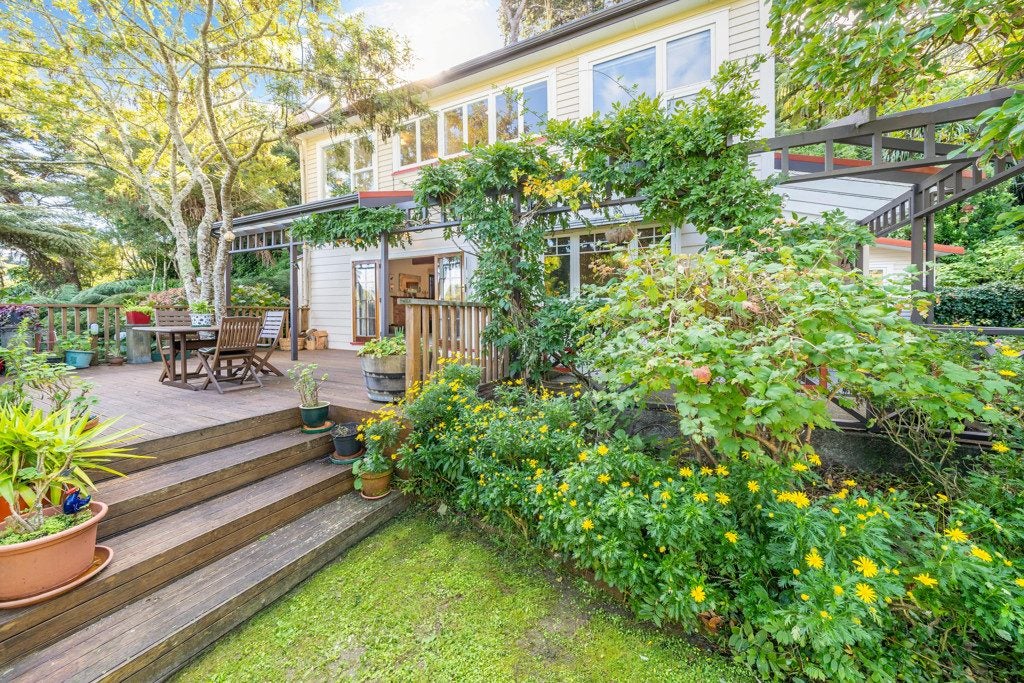 27 Kotari Road, Days Bay, Lower Hutt - Carousel 1