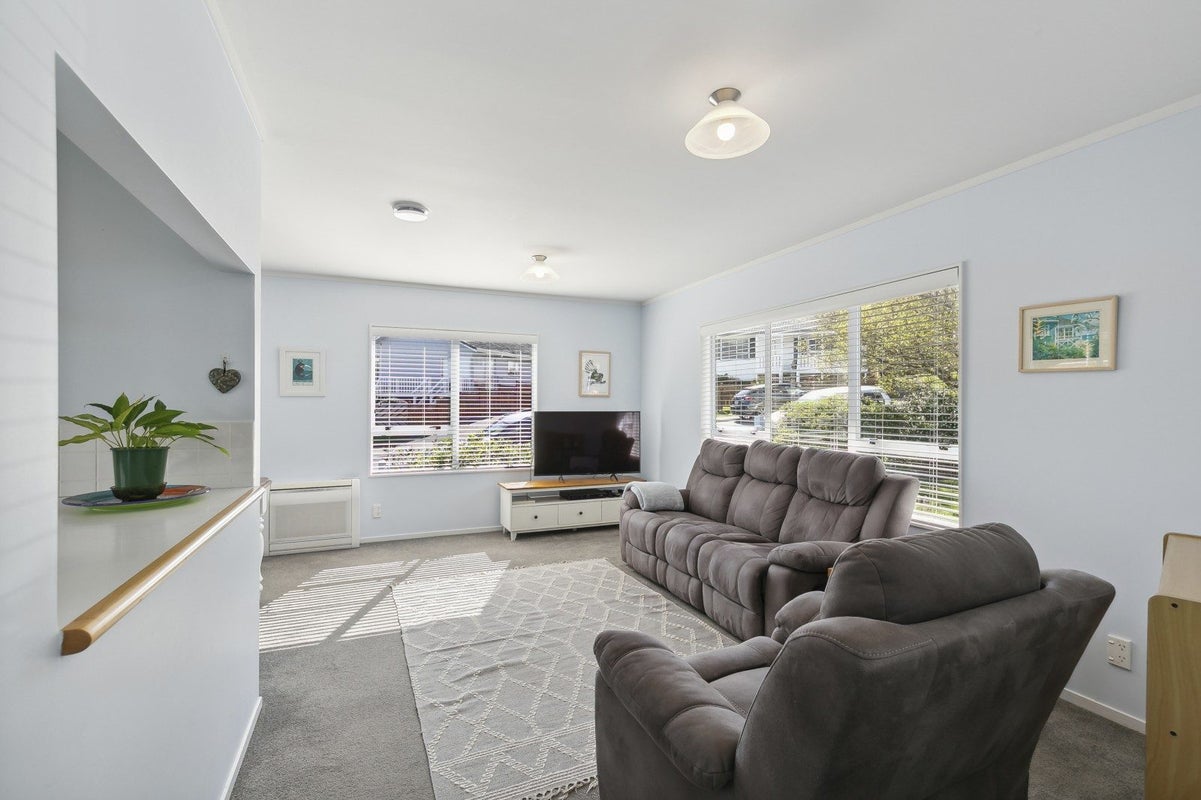 94 Montgomery Avenue, Karori, Wellington - Carousel 2