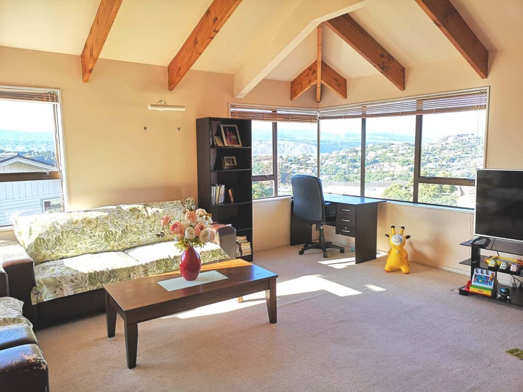 18C Rangitane Street, Maupuia, Wellington - Carousel 2