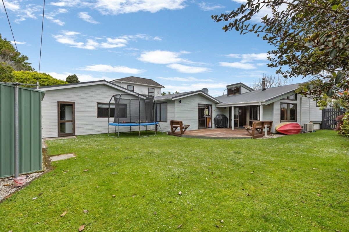 47 Branch Road, Highlands Park, New Plymouth - Carousel 2