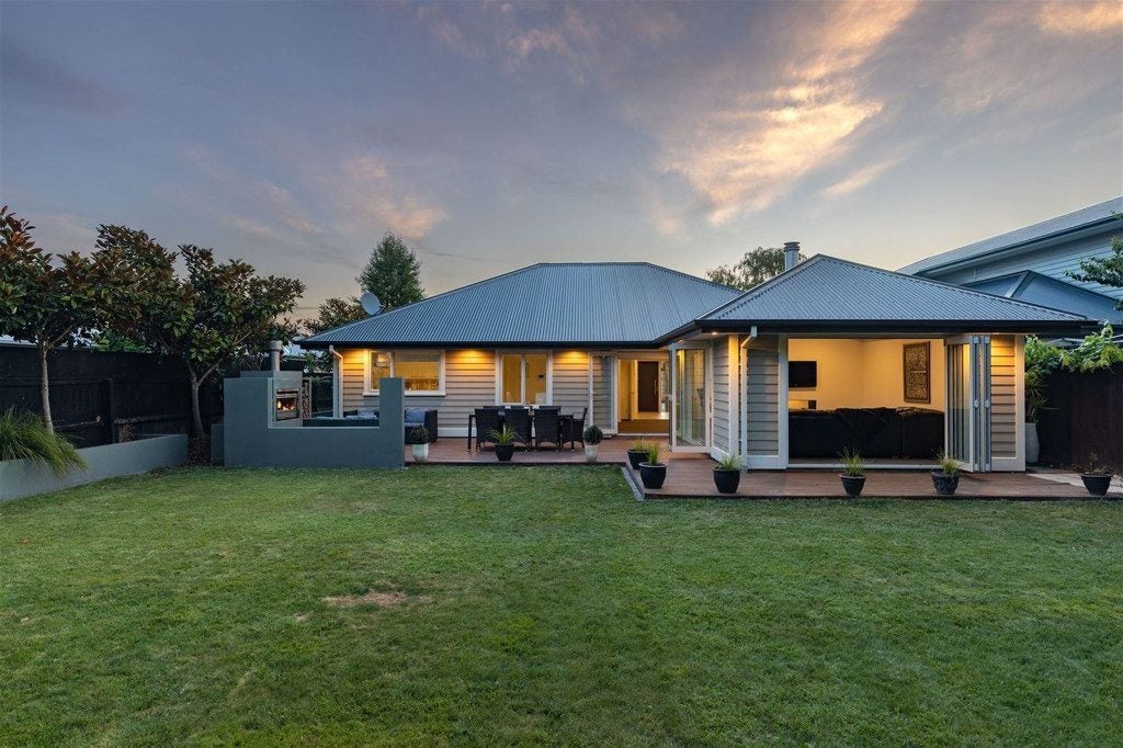 84 Trafalgar Street, St Albans, Christchurch - Carousel 1