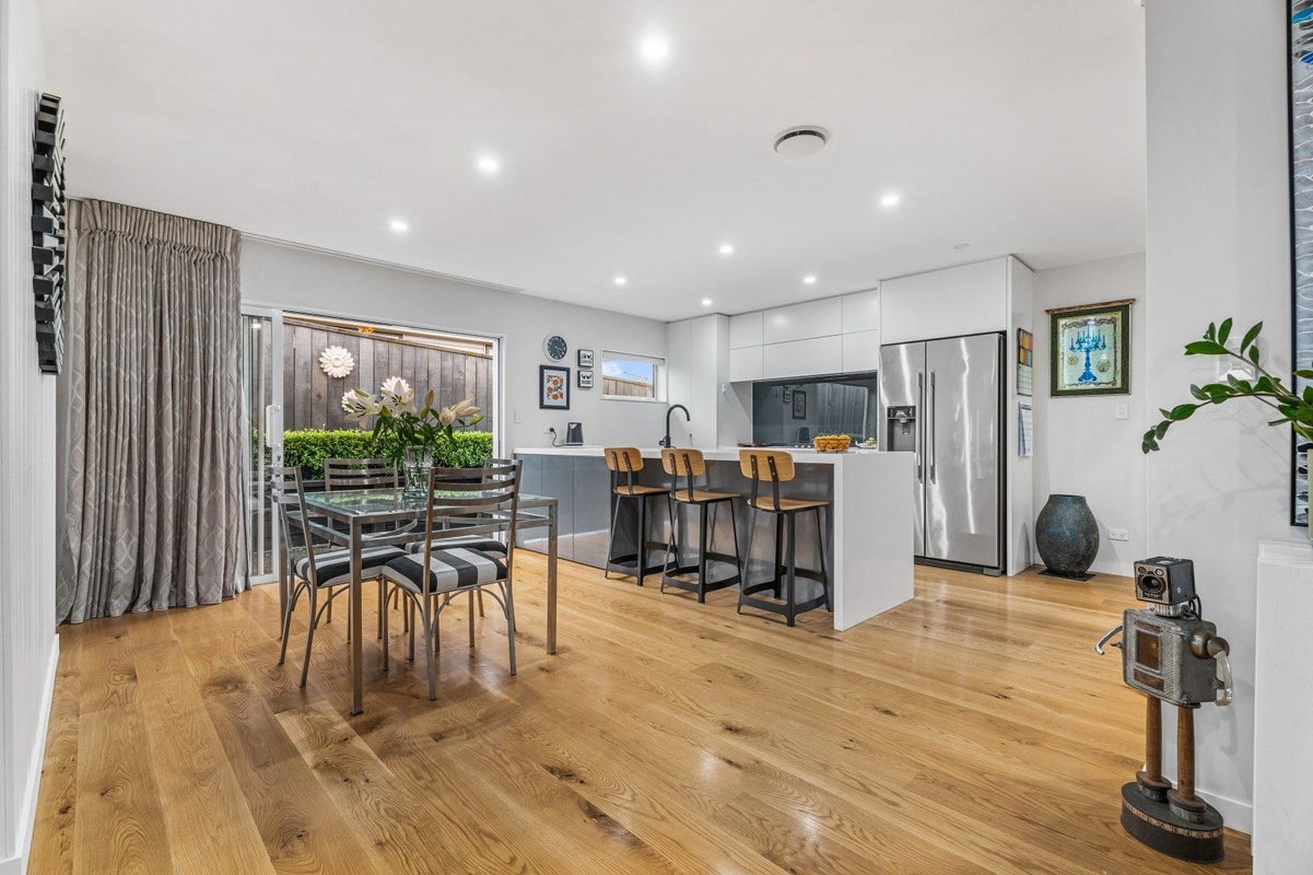 187 Wallace Road, Mangere Bridge, Auckland - Carousel 1