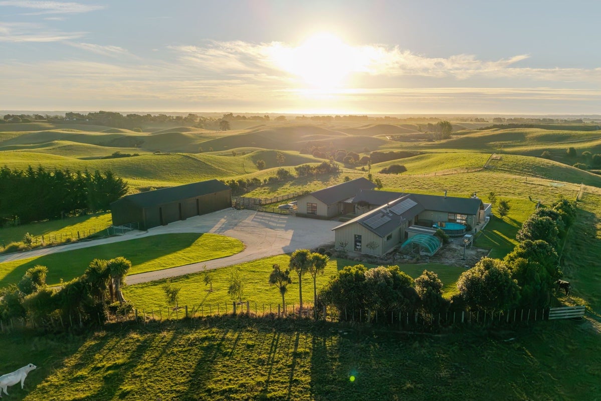 151 Mount Stewart Halcombe Road, Sanson, Palmerston North - Carousel 1
