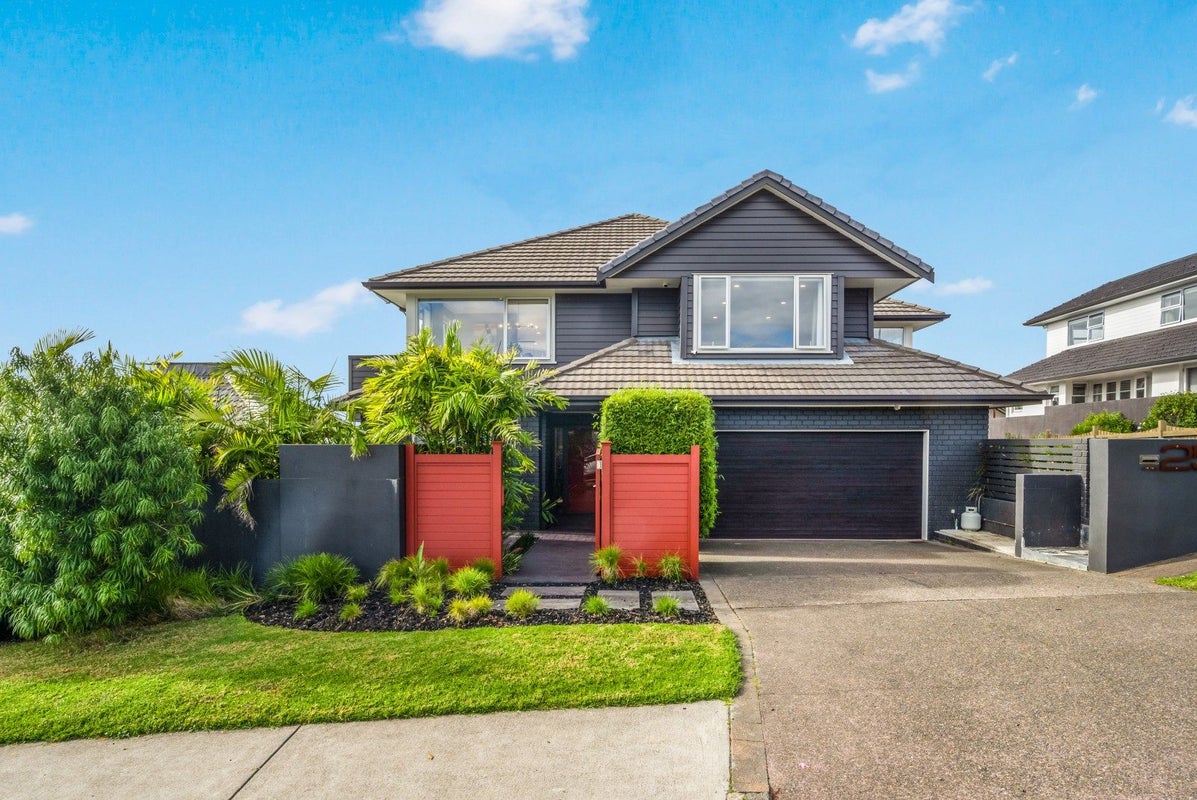 1/25 Seymour Road, Mellons Bay, Auckland - Carousel 1