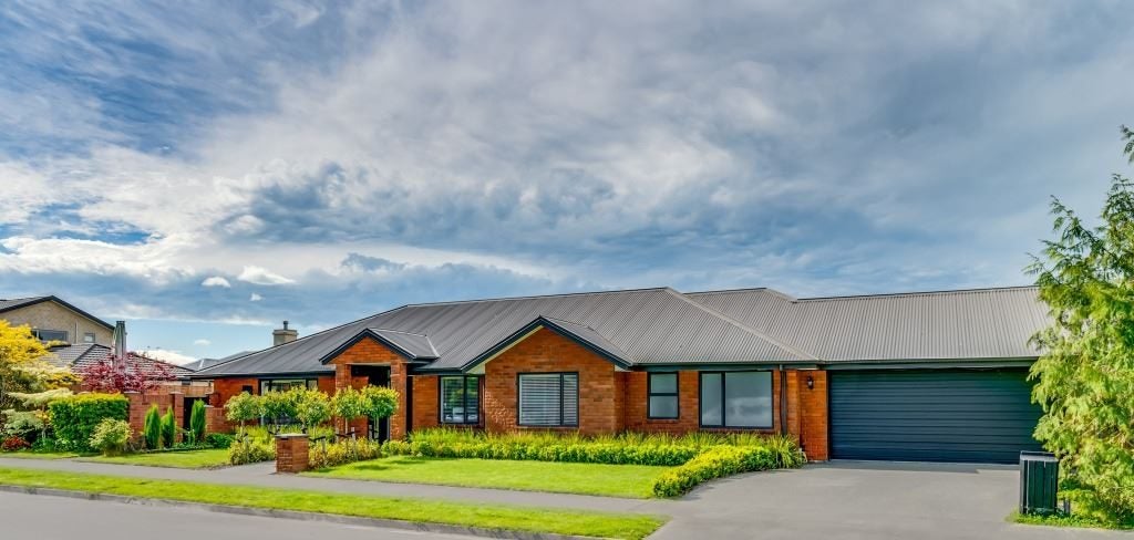 2 Burbank Drive, Aidanfield, Christchurch - Carousel 1