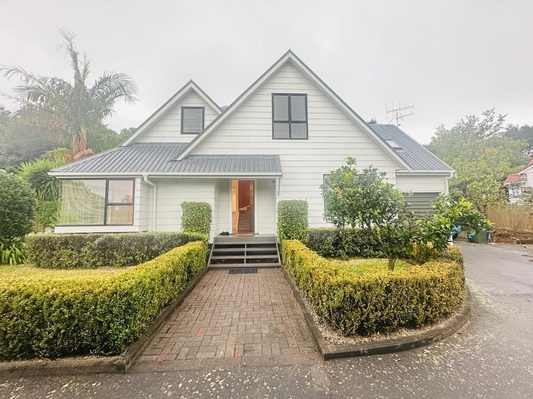 2/23 Carlton Street, Hillsborough, Auckland - Carousel 1