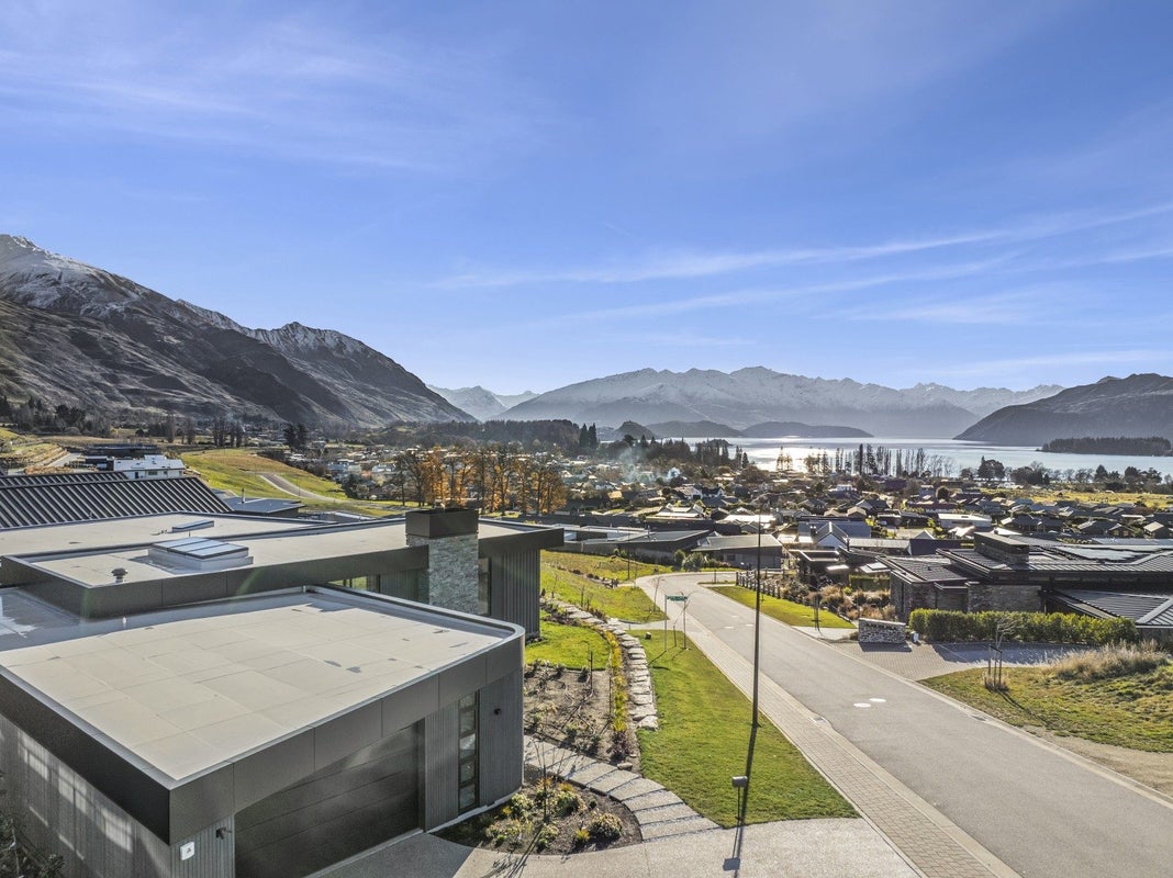 24 Jade Drive, Wanaka - Carousel 1