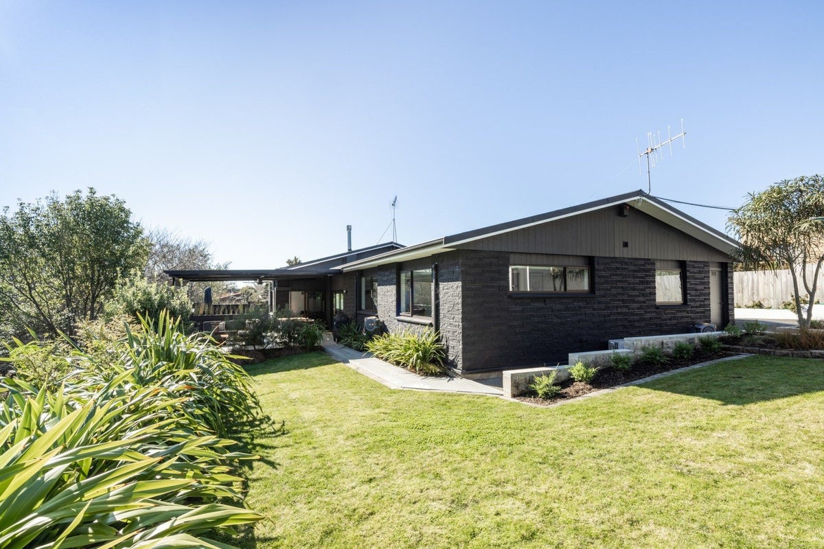 59 Reeve Drive, Havelock North, Havelock North - Carousel 24