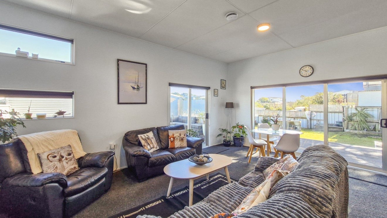25 Hall Place, Foxton Beach, Foxton - Carousel 2