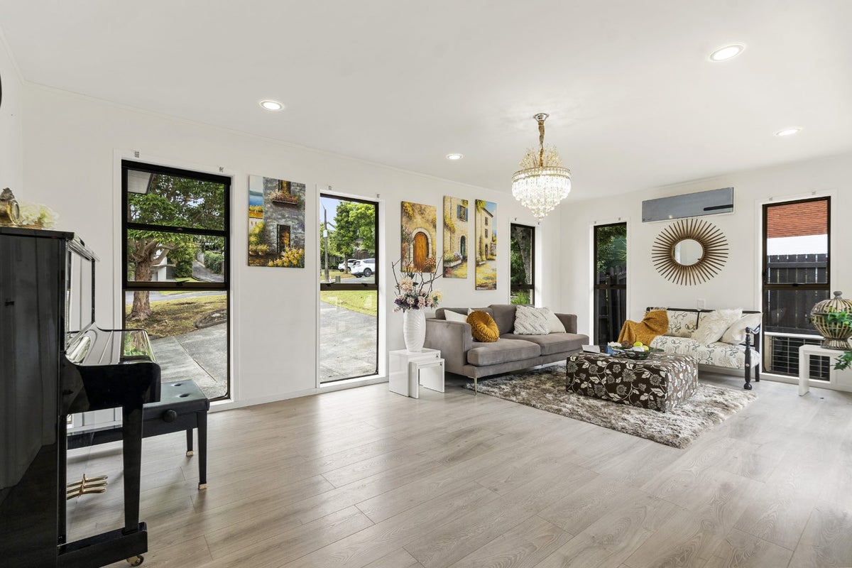 3 Montclair Rise, Browns Bay, Auckland - Carousel 1