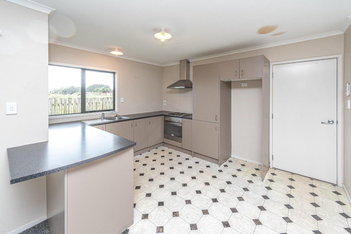 17 Waitai Street, Castlecliff, Whanganui - Carousel 2
