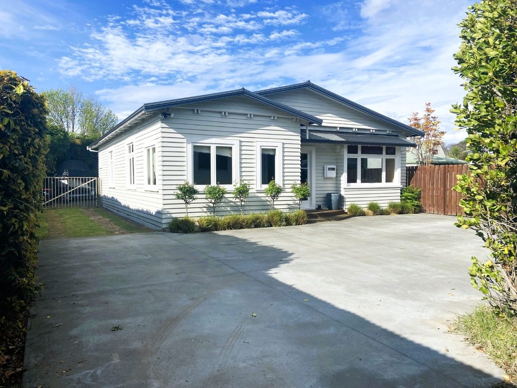 245 Georges Drive, Napier South, Napier - Carousel 1