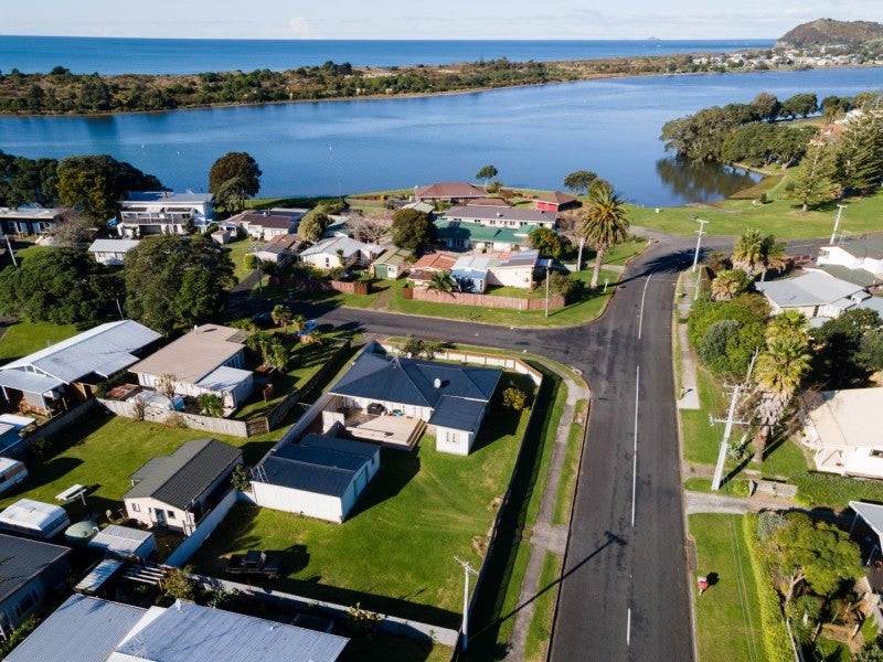 10 Athenree Road, Athenree, Katikati - Carousel 19