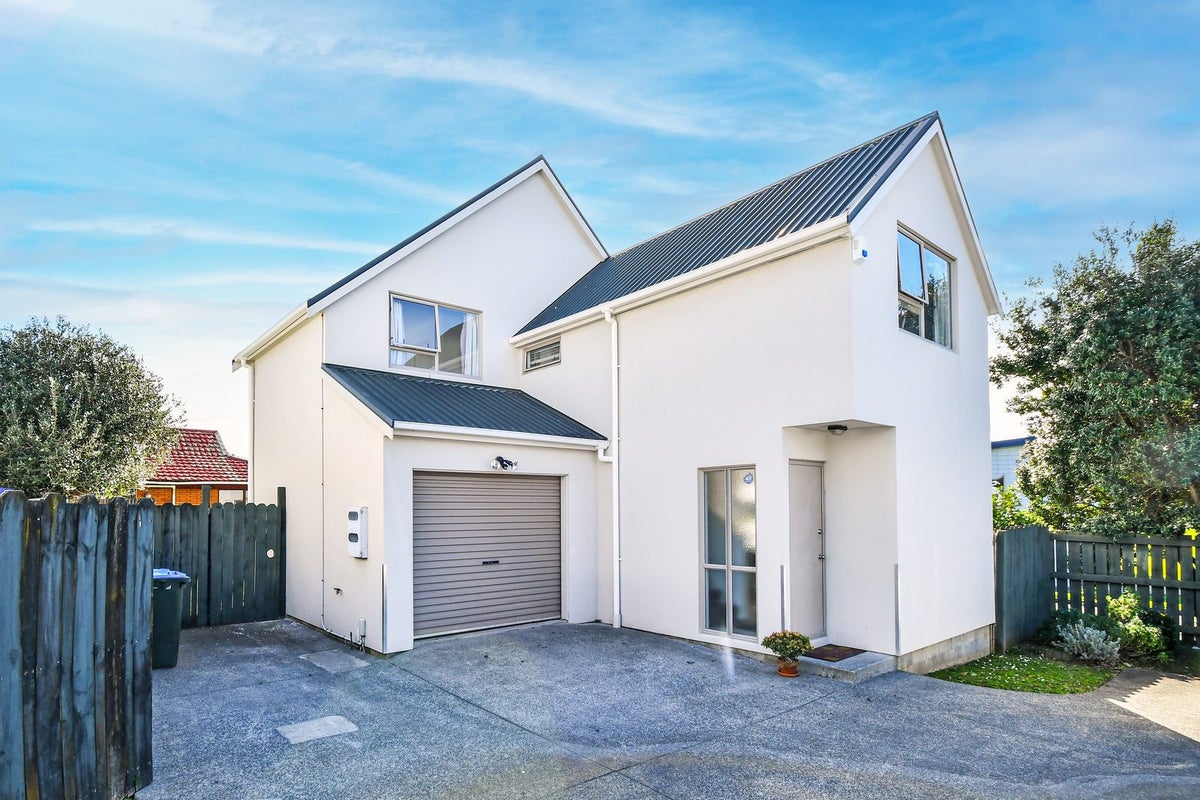 59B Mangere Road, Otahuhu, Auckland - Carousel 1