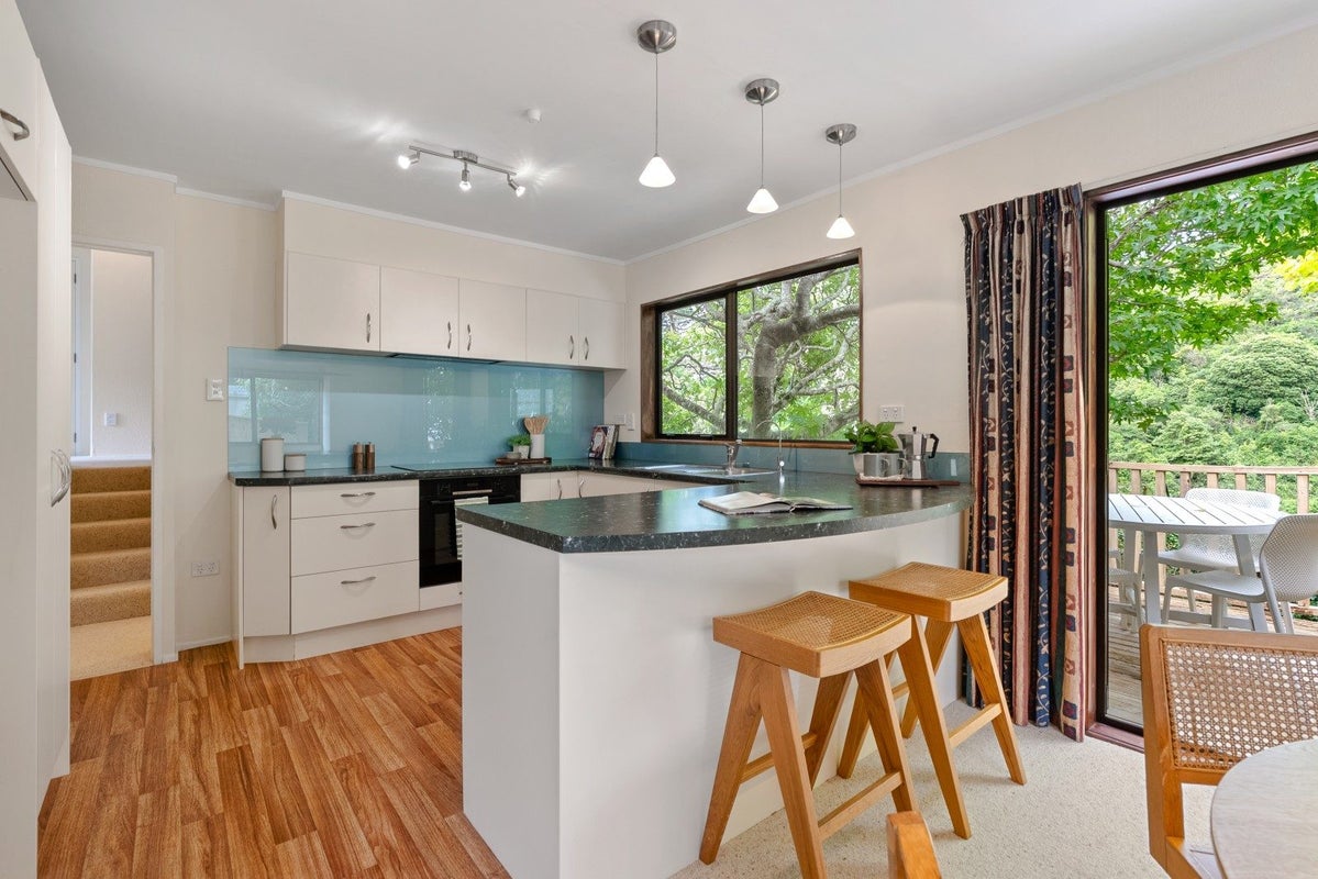 40 Hazlewood Avenue, Karori, Wellington - Carousel 2