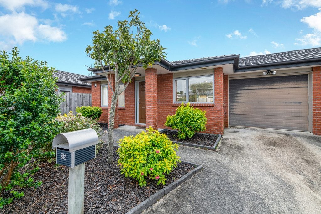 25/68 Fonteyn Street, Avondale, Auckland - Carousel 1
