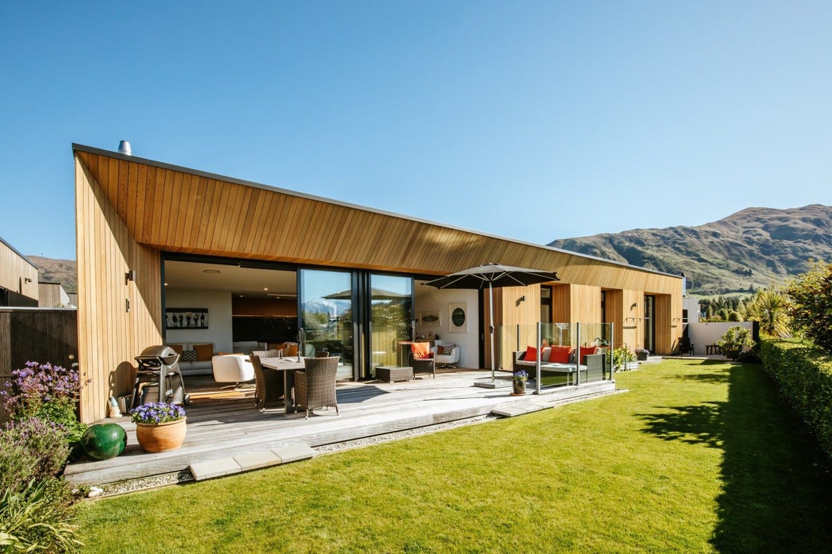 24 Stackbrae Avenue, Wanaka - Carousel 1