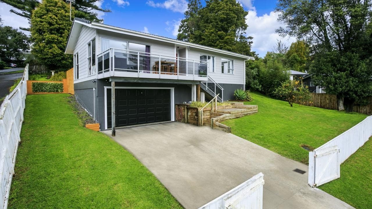 7 Beeche Place, Birkdale, Auckland - Carousel 1