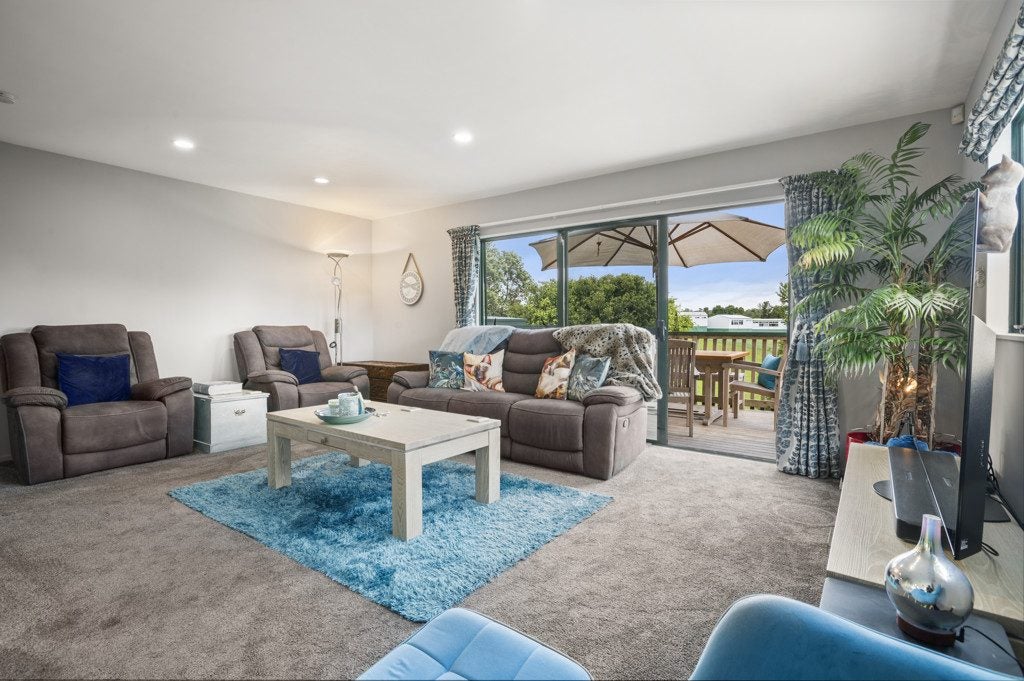 90B Rosier Road, Glen Eden, Auckland - Carousel 2