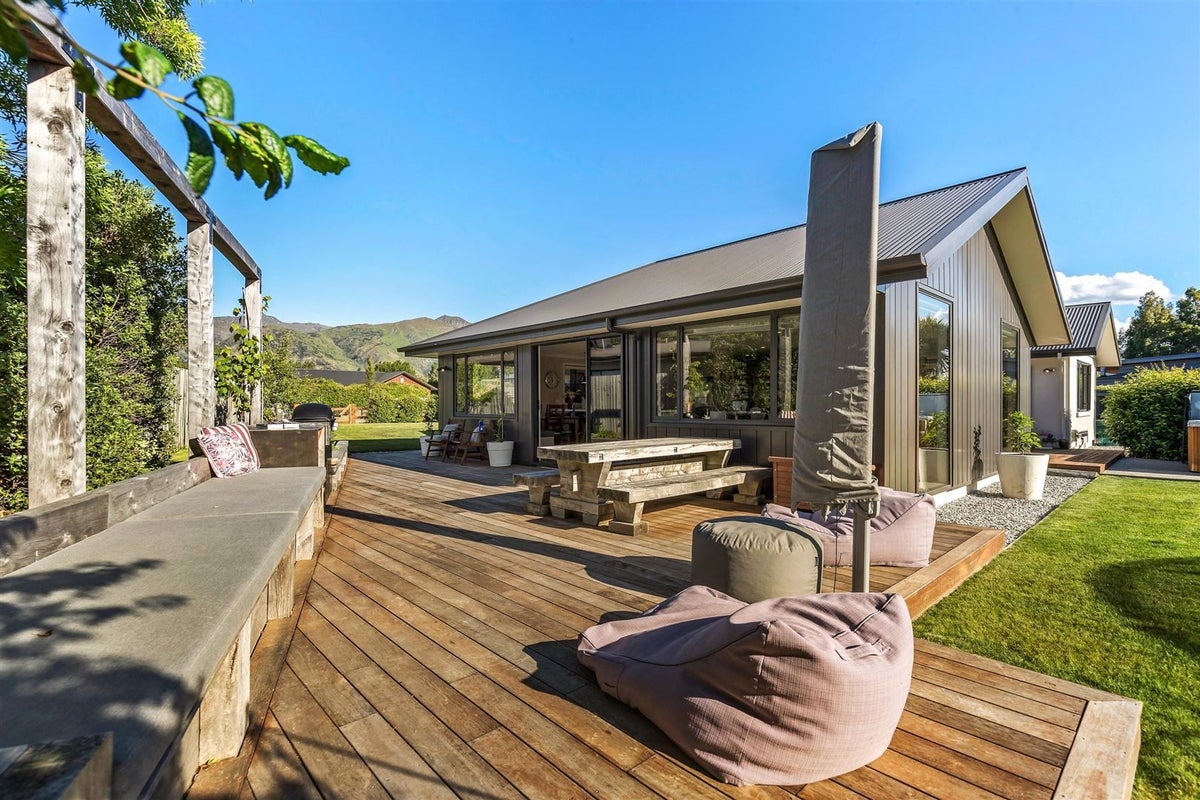 54 Charles Court, Lake Hawea, Wanaka - Carousel 1