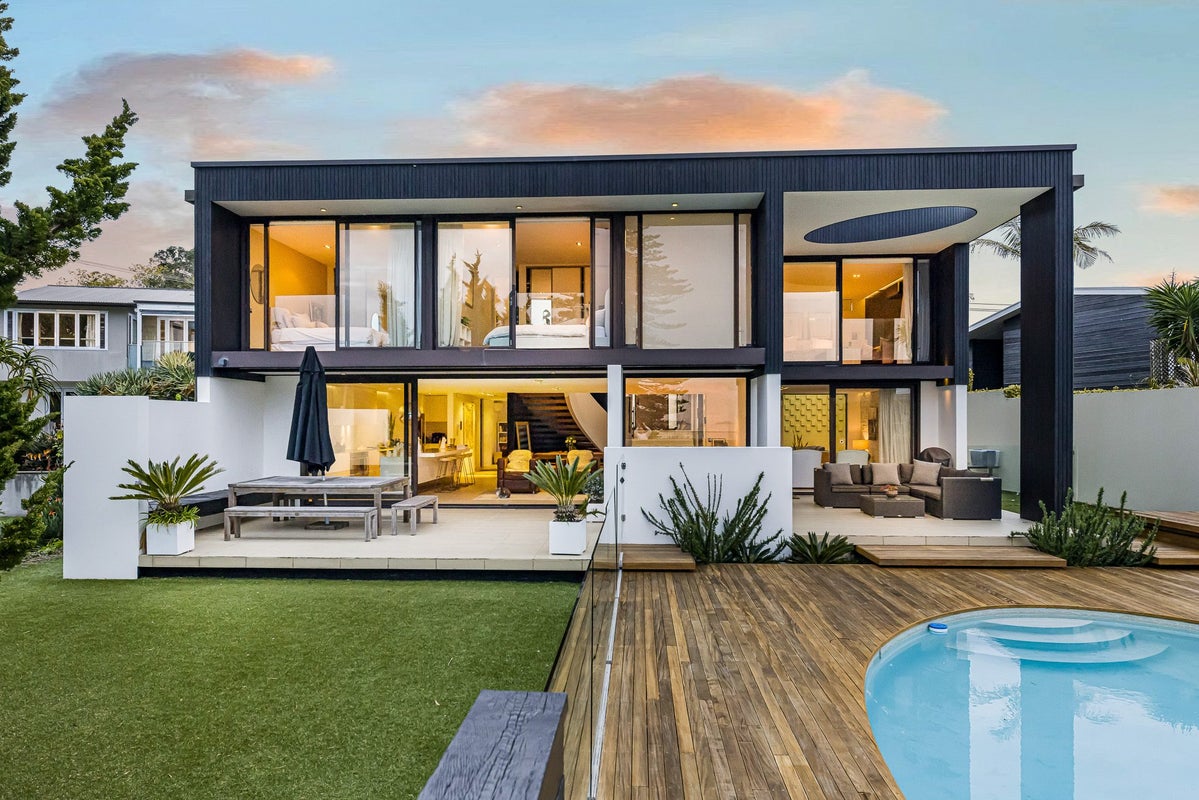 303 Beach Road, Campbells Bay, Auckland - Carousel 1