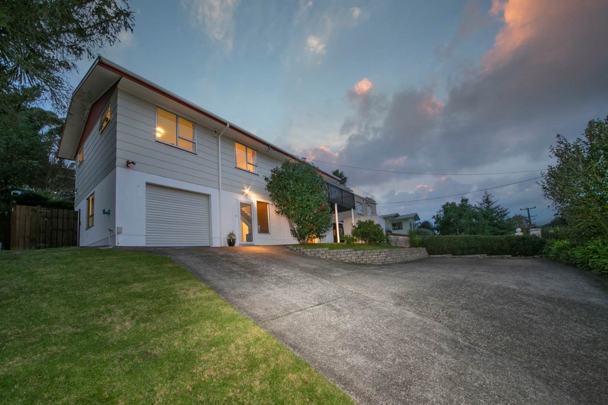 29 Rangeview Road, Sunnyvale, Auckland - Carousel 2