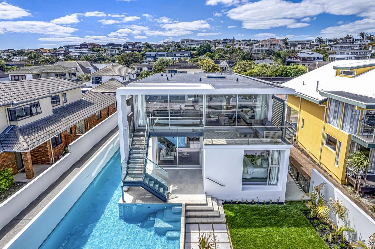 40 The Parade, Bucklands Beach, Auckland - Carousel 1