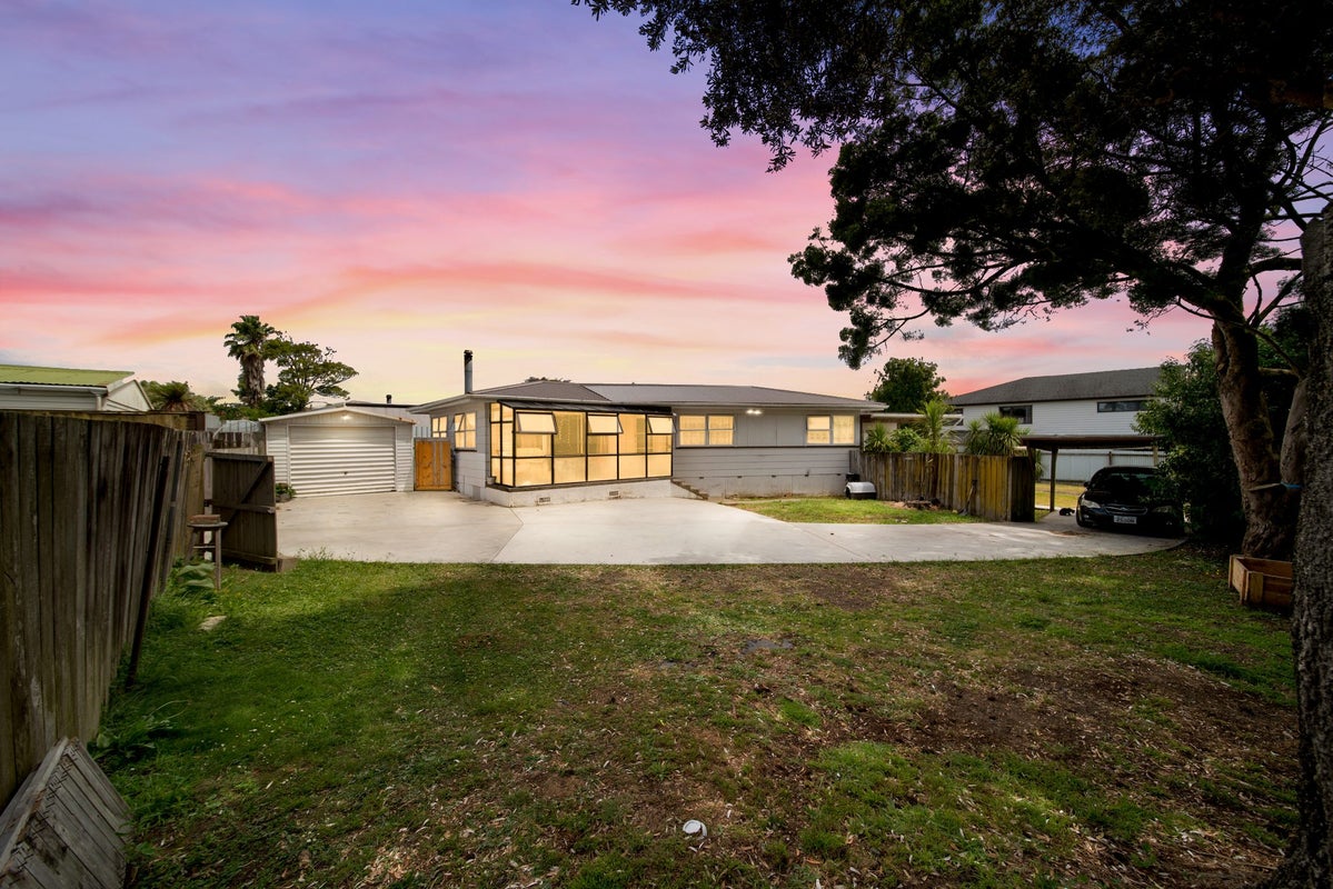 17 Feasegate Street, Manurewa, Auckland - Carousel 1
