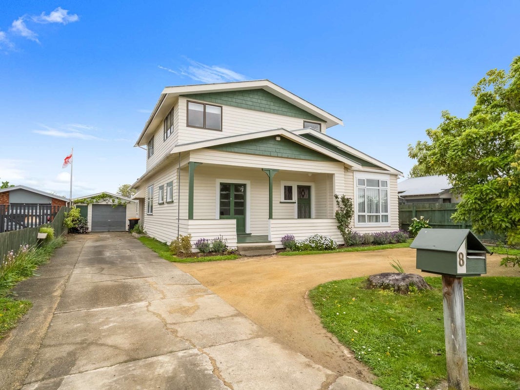 8 Chelwood Street, Takaro, Palmerston North - Carousel 1