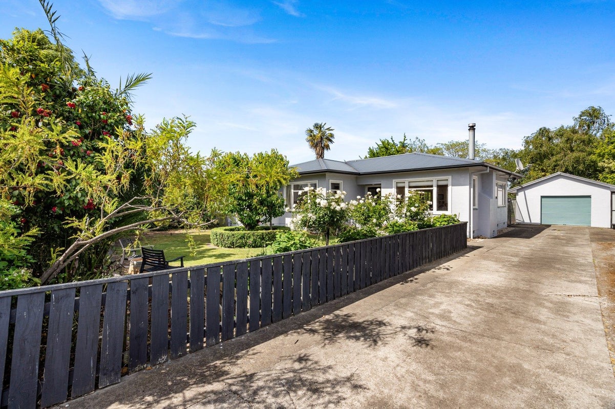 911 Avenue Road East, Parkvale, Hastings - Carousel 17