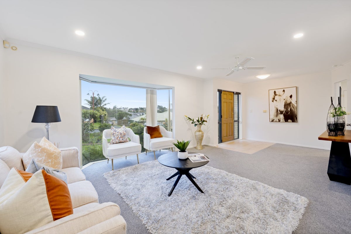 6 Rosebay Rise, Henderson, Auckland - Carousel 2