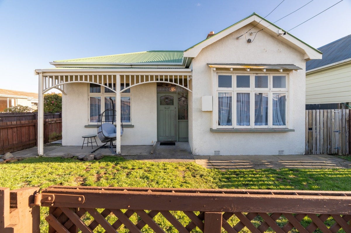 4 Eskvale Street, Saint Kilda, Dunedin - Carousel 1