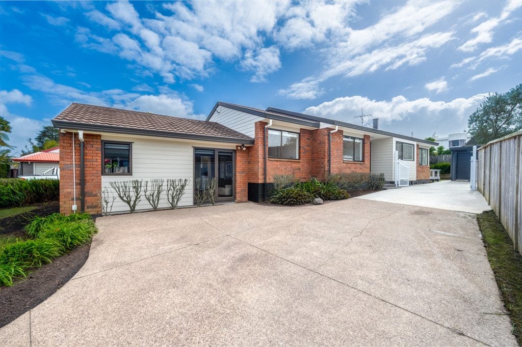 7 Pinewood grove, Botany Downs, Auckland - Carousel 2