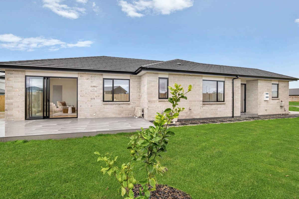 18 Taurangawaka Road, One Tree Point, Whangarei - Carousel 2