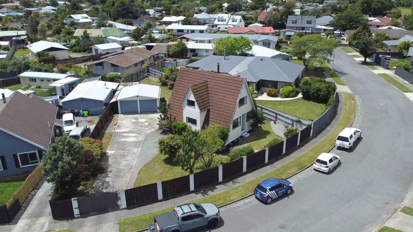 13 Snowden Crescent, Islington, Blenheim - Carousel 2