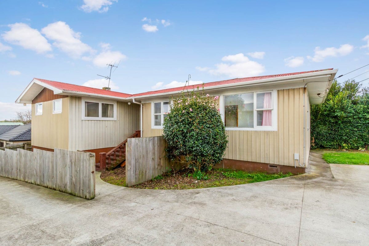 49 Farquhar Road, Glendene, Auckland - Carousel 2