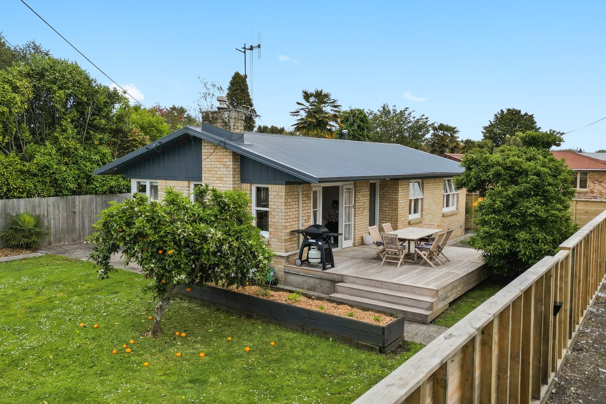 50 Storey Avenue, Forest Lake, Hamilton - Carousel 2