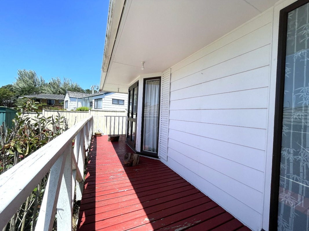 13 Benygloe Place, Highland Park, Auckland - Carousel 2