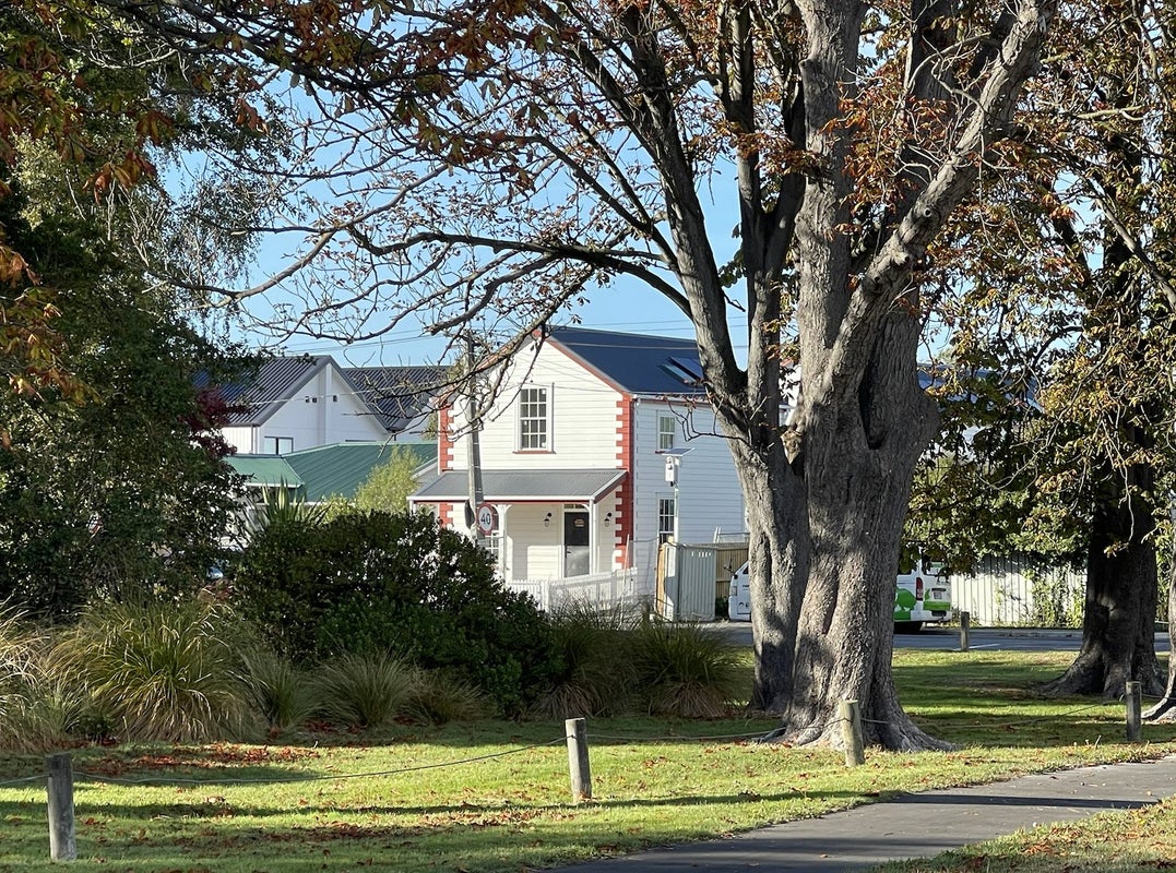 6 Edward Avenue, Edgeware, Christchurch - Carousel 1