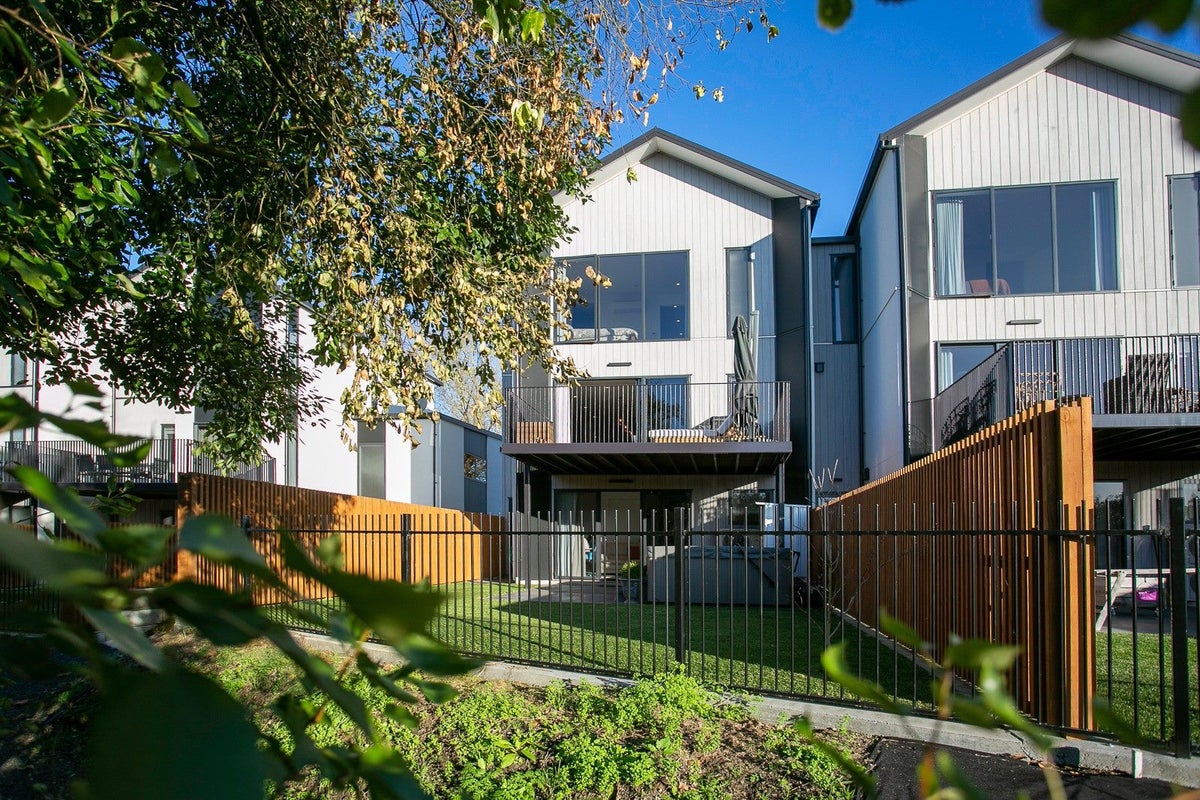 9 Lakewood Lane, Cambridge, Cambridge - Carousel 1