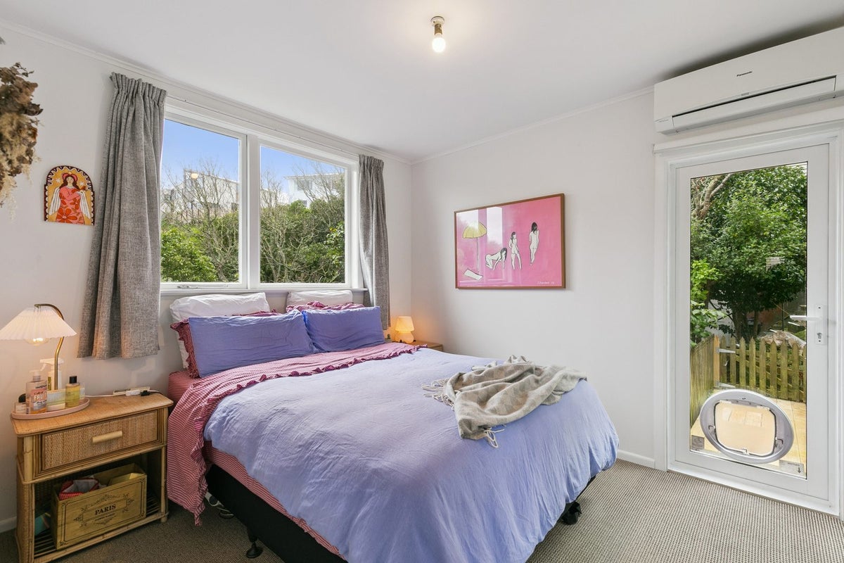 3/8 Mataroa Avenue, Northland, Wellington - Carousel 2