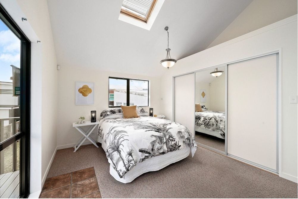 4 Chamberlain Road, Karori, Wellington - Carousel 1