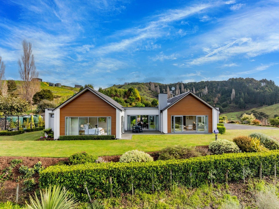 37 Lopdell Lane, Waikere, Hastings - Carousel 24