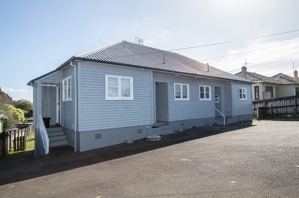112 Forest Lake Road, Forest Lake, Hamilton - Carousel 2