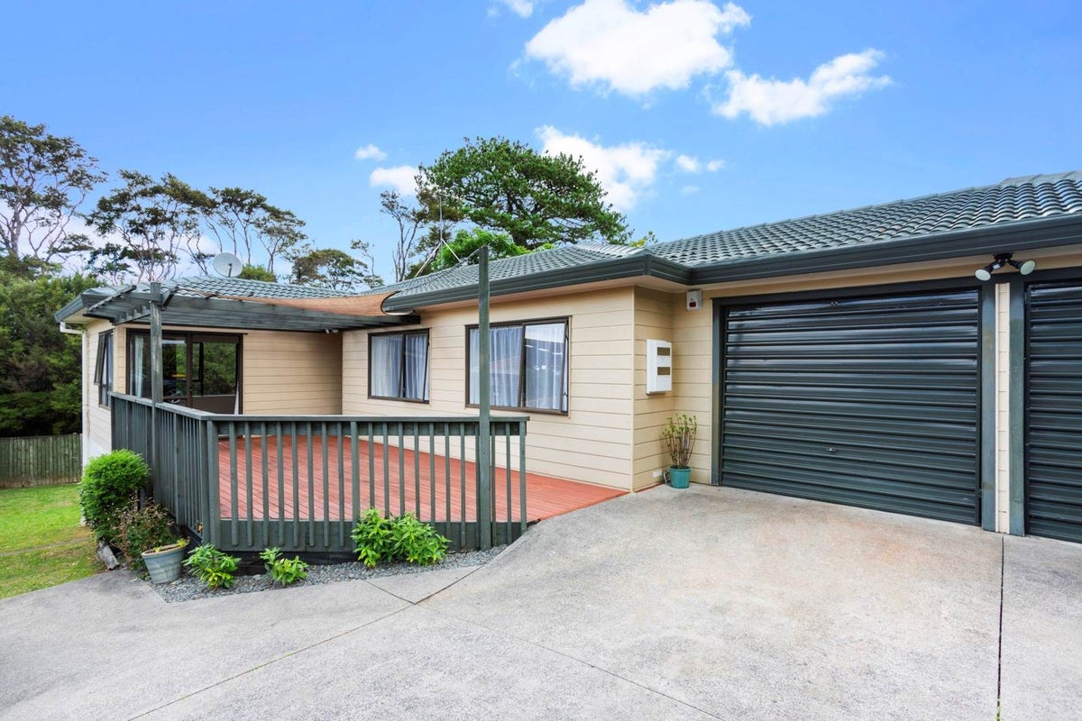 242 Waitemata Drive, Ranui, Auckland - Carousel 1